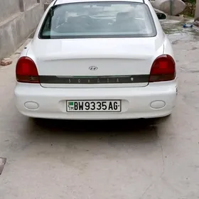 Hyundai Sonata 2000