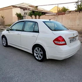 Nissan Versa 2010