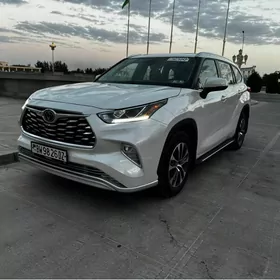 Toyota Highlander 2020