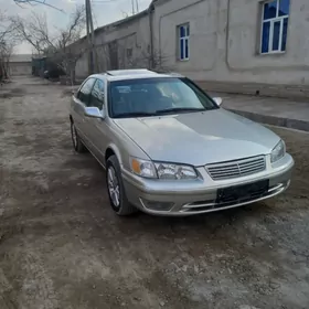 Toyota Camry 2001