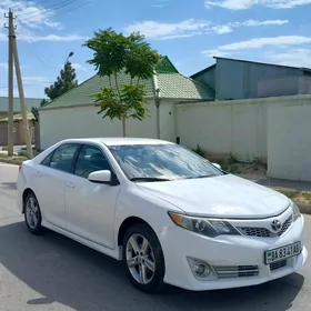 Toyota Camry 2014