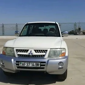 Mitsubishi Pajero 2003