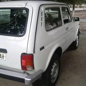 Lada Niva 2010