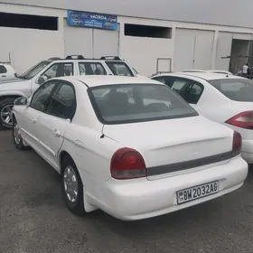 Hyundai Sonata 2000