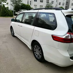 Toyota Sienna 2020