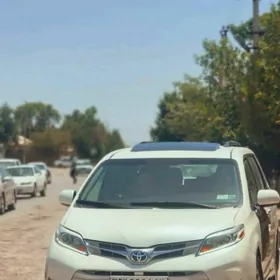 Toyota Sienna 2019