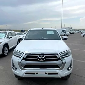 Toyota Hilux 2024