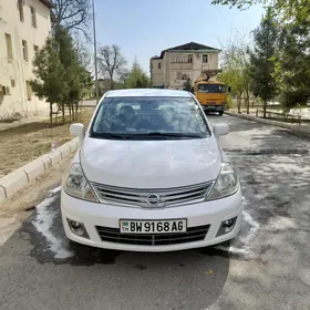 Nissan Versa 2011