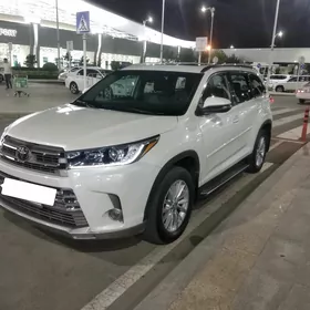 Toyota Highlander 2019