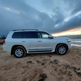 LAND CRUISER 2018