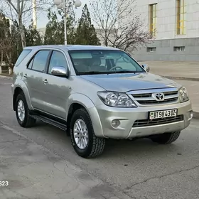 Toyota Fortuner 2006