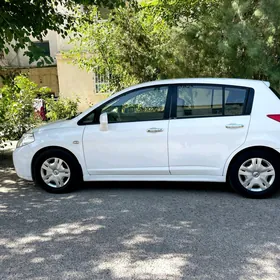 Nissan Tiida 2006