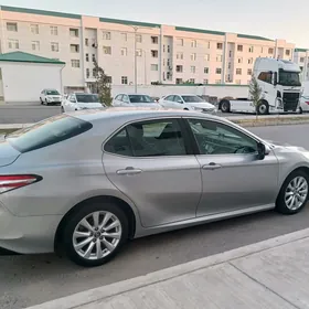 Toyota Camry 2018