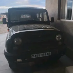 UAZ 469 2005