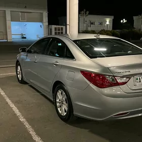 Hyundai Sonata 2011