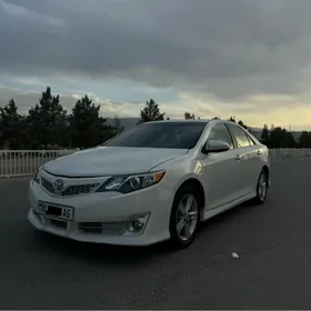 Toyota Camry 2014