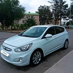 Hyundai Accent 2014