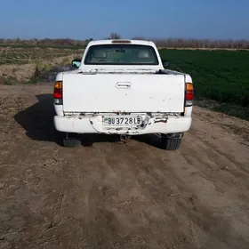 Toyota Tundra 2004