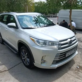 Toyota Highlander 2019