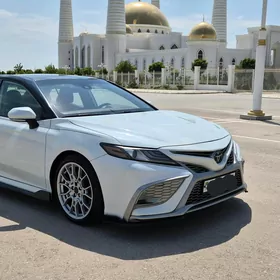 Toyota Camry 2021