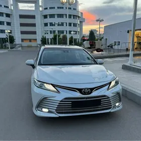 Toyota Camry 2020