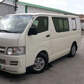 Toyota Hiace 2005