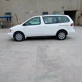 Toyota Sienna 2000