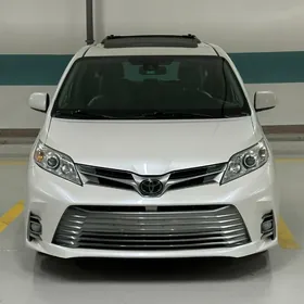 Toyota Sienna 2020