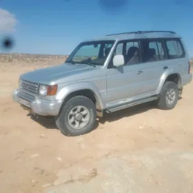 Mitsubishi Montero 1994