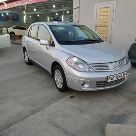 Nissan Versa 2011