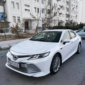 Toyota Camry 2018