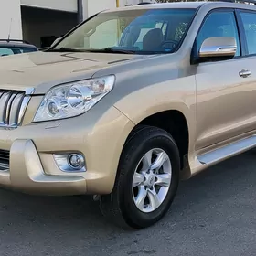 Toyota Land Cruiser 2011