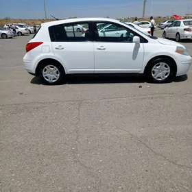 Nissan Versa 2010