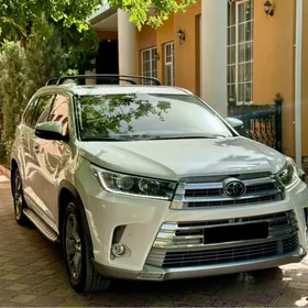 Toyota Highlander 2019