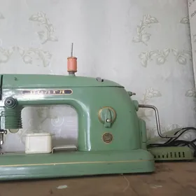 швейная машинка  Волга