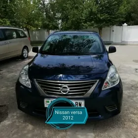 Nissan Versa 2012