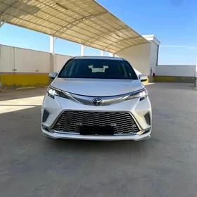 Toyota Sienna 2021