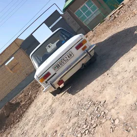 Lada 2104 1982