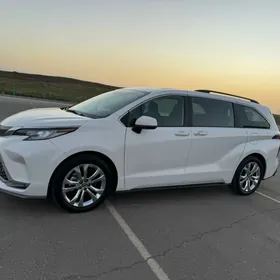 Toyota Sienna 2022