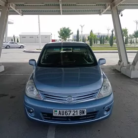 Nissan Versa 2010