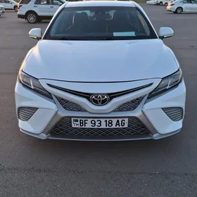 Toyota Camry 2019