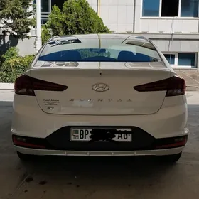 Hyundai Elantra 2018