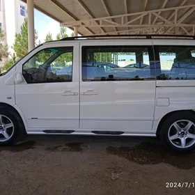 Mercedes-Benz Viano 1999