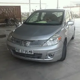 Nissan Versa 2010