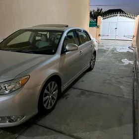 Toyota Avalon 2010