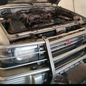 Mitsubishi Pajero 1996