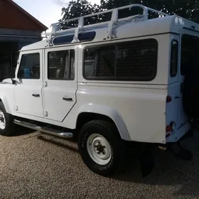 Land Rover Defender 2010