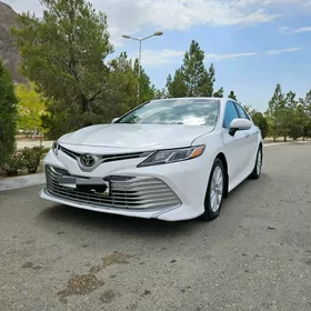 Toyota Camry 2018