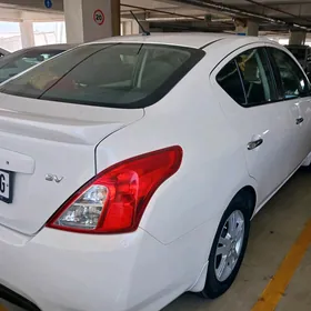 Nissan Versa 2018