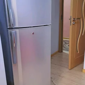 Холодильник фирмы ORVIKA STAR